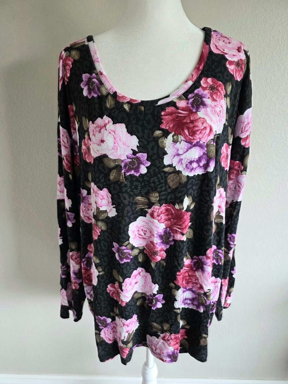 TORRID Super Soft Knits Tunic Plus Size 2 Bold Floral Print Stretch Long Sleeve